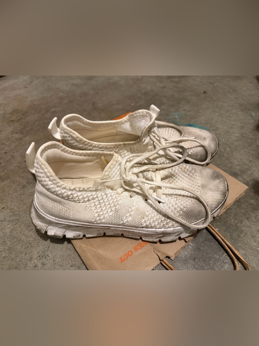 Authentic Hooters’s girl’s uniform shoes. heavily used. Priced high for offers.